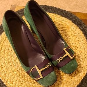 Gucci suede pumps